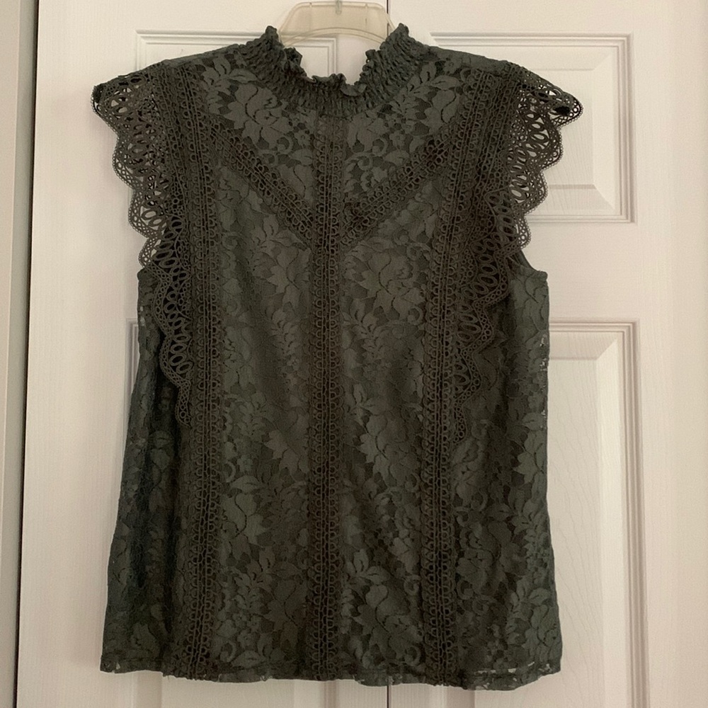 Cable & Gauge lace short sleeve blouse